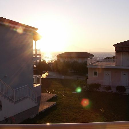 Kastro Beach Hotel エクステリア 写真