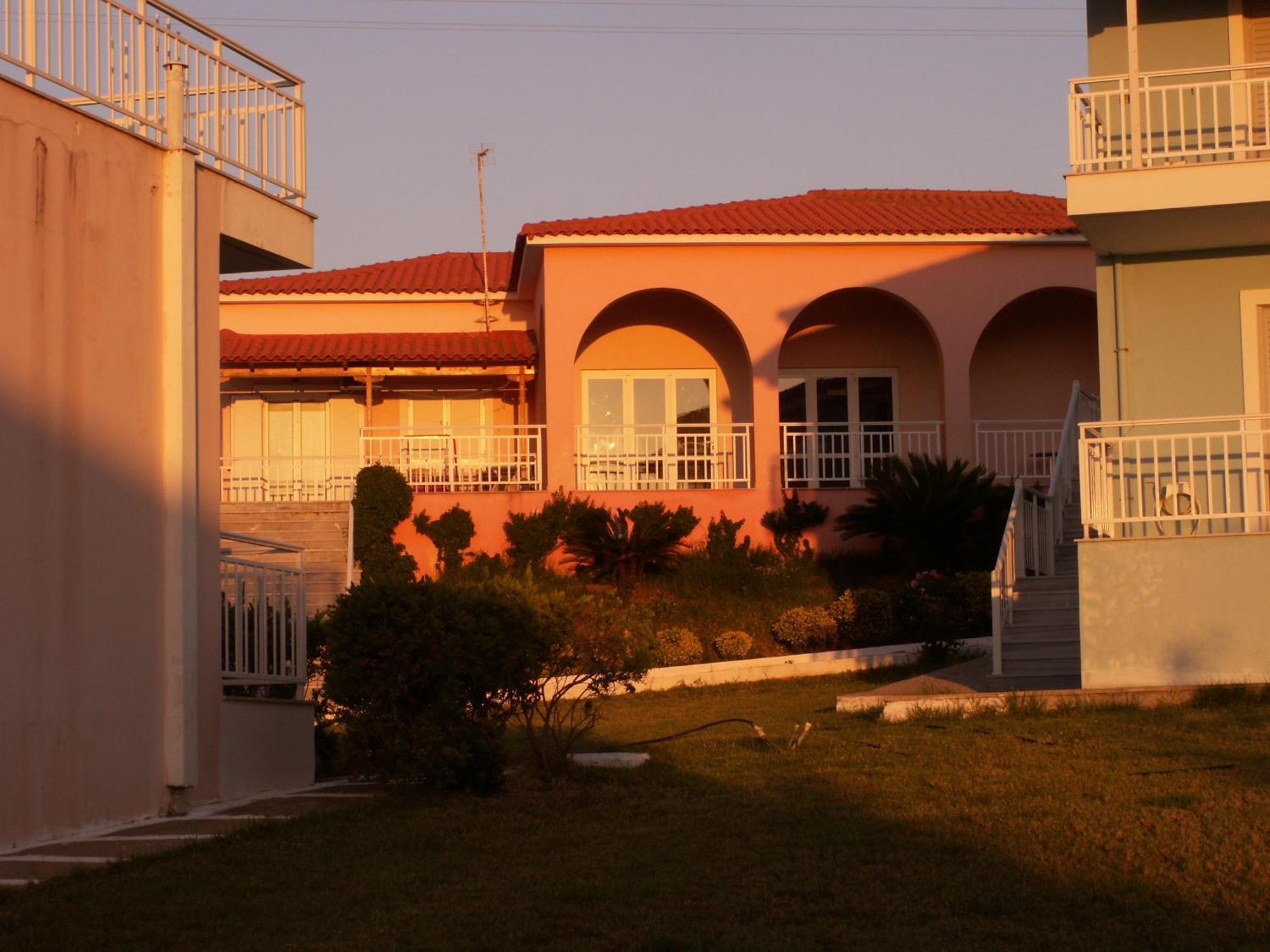 Kastro Beach Hotel エクステリア 写真